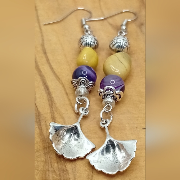 Mocait And Purple Agate Beads With Flower Petals - Picture 2 of 3